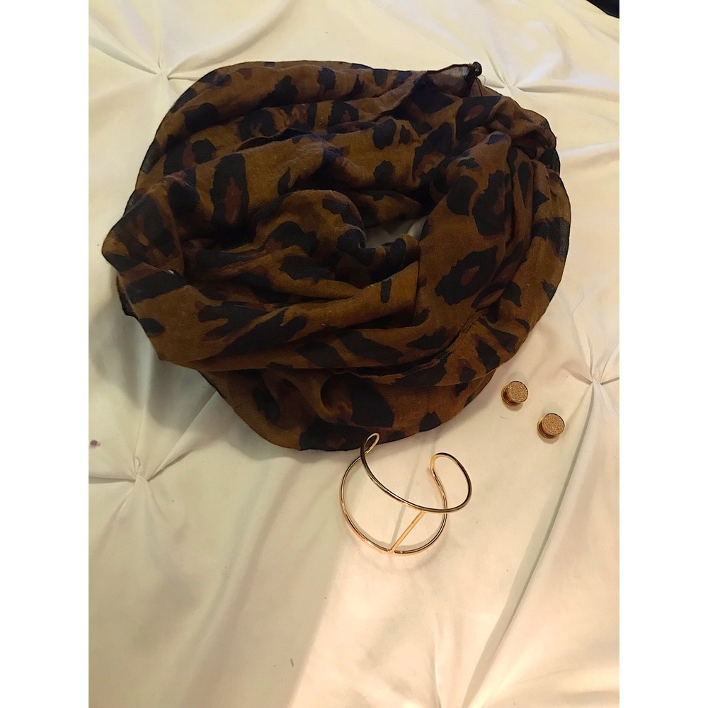 Cheetah infinity scarf - Picture 2 of 2